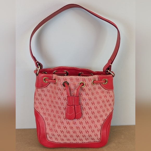 Dooney & Bourke | Red Signature Bucket Drawstring Shoulder Bag, Cloth & Leather - Picture 4 of 16